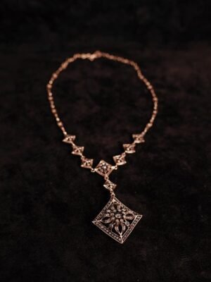 Collier 15